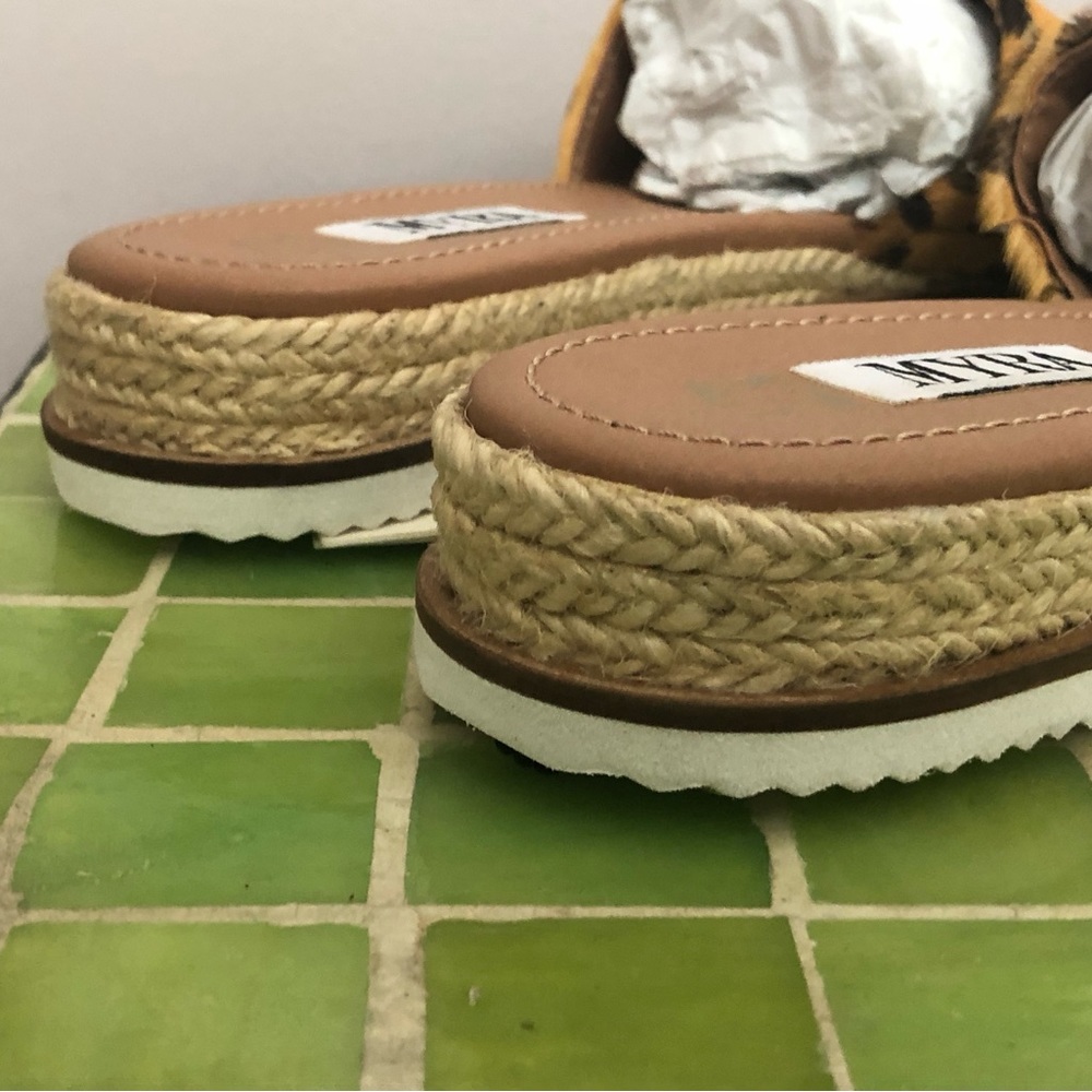 Myra slip on sandals size 8 Like Mew - Picture 6 of 9